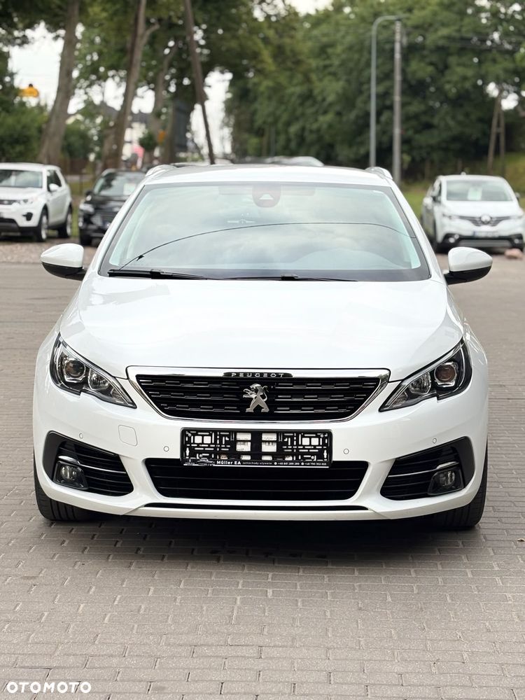 Peugeot 308 1.2 PureTech GPF Allure S&S - 11