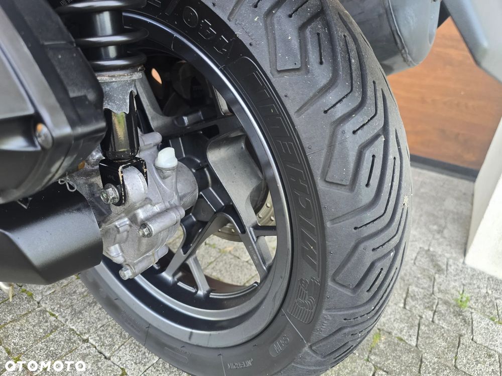 Yamaha X-max - 19