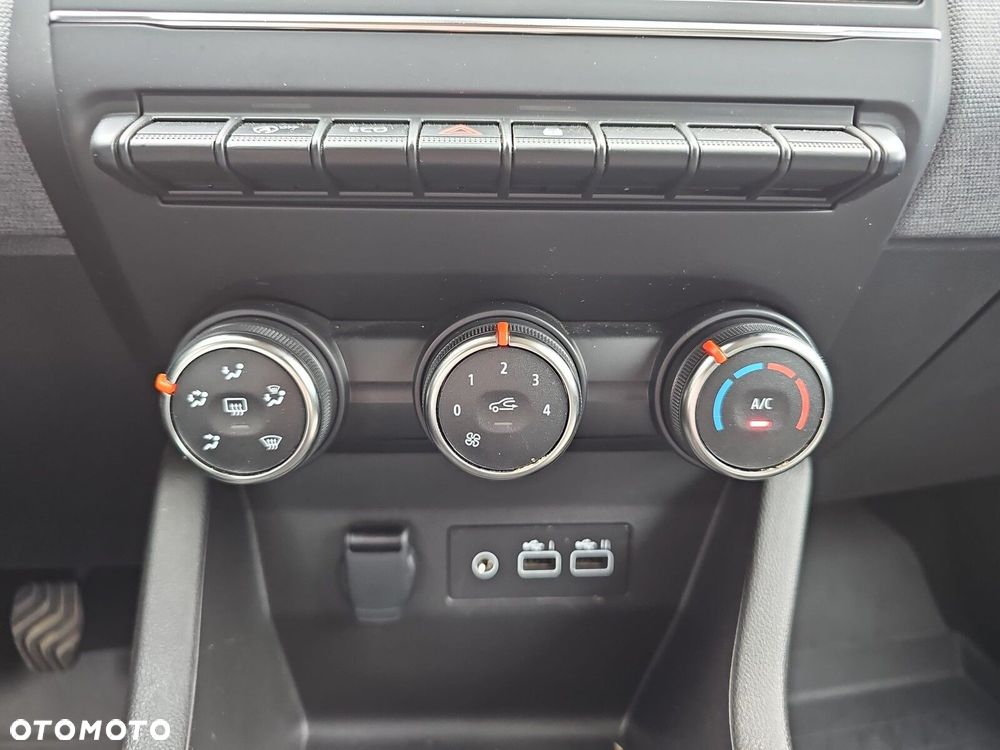 Renault Clio - 23