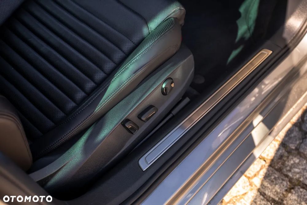 Volkswagen Passat 2.0 TDI SCR 4Motion DDG Highline - 22