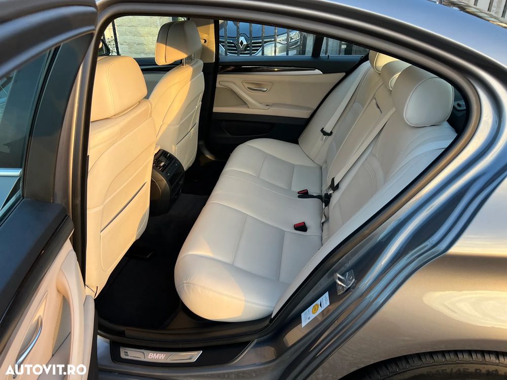 BMW Seria 5 520d Aut. Luxury Line - 9
