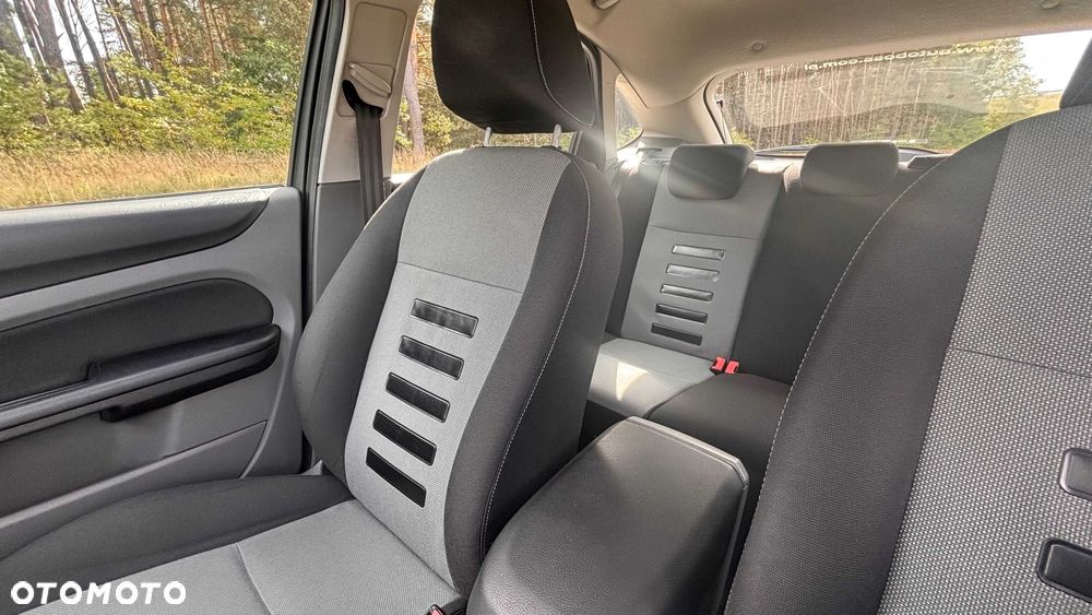 Ford Focus - 8