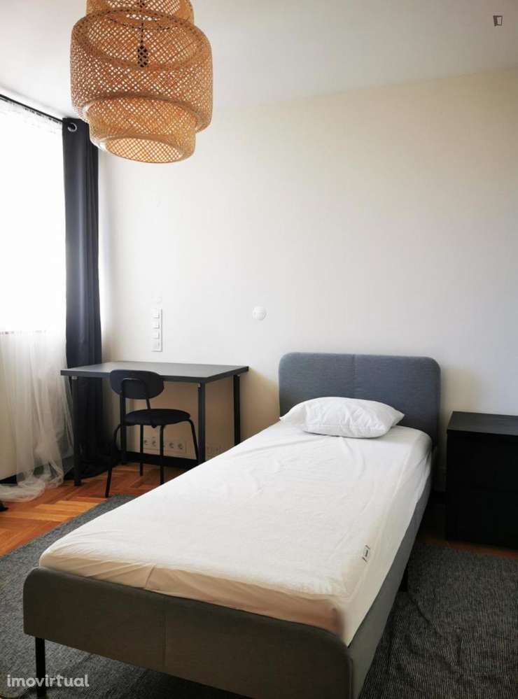 Quarto - localizado em Paranhos Porto - Grande imagem: 4/15
