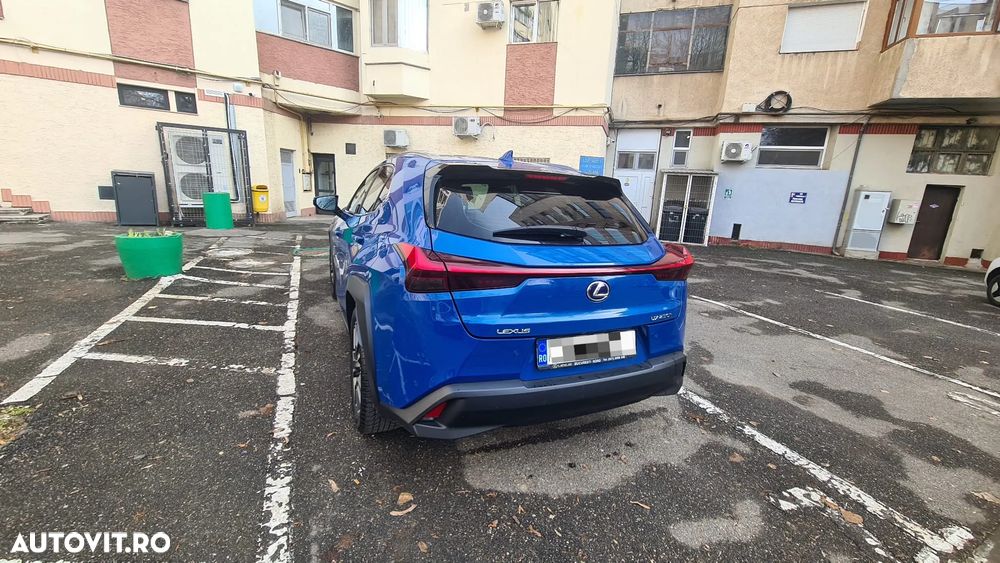 Lexus UX 250h (E-FOUR) Executive Line - 3