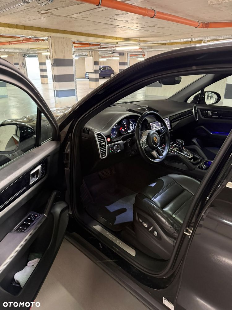 Porsche Cayenne - 22