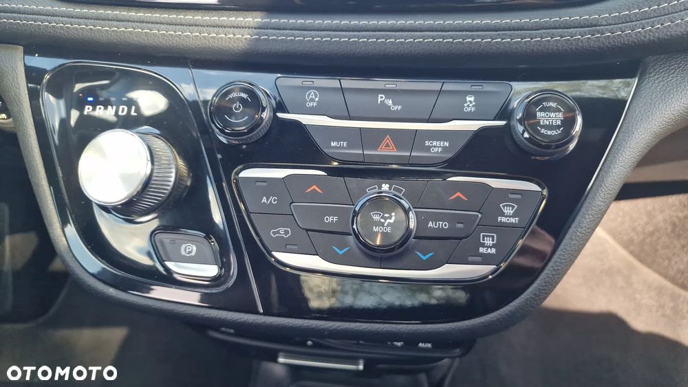 Chrysler Pacifica - 19