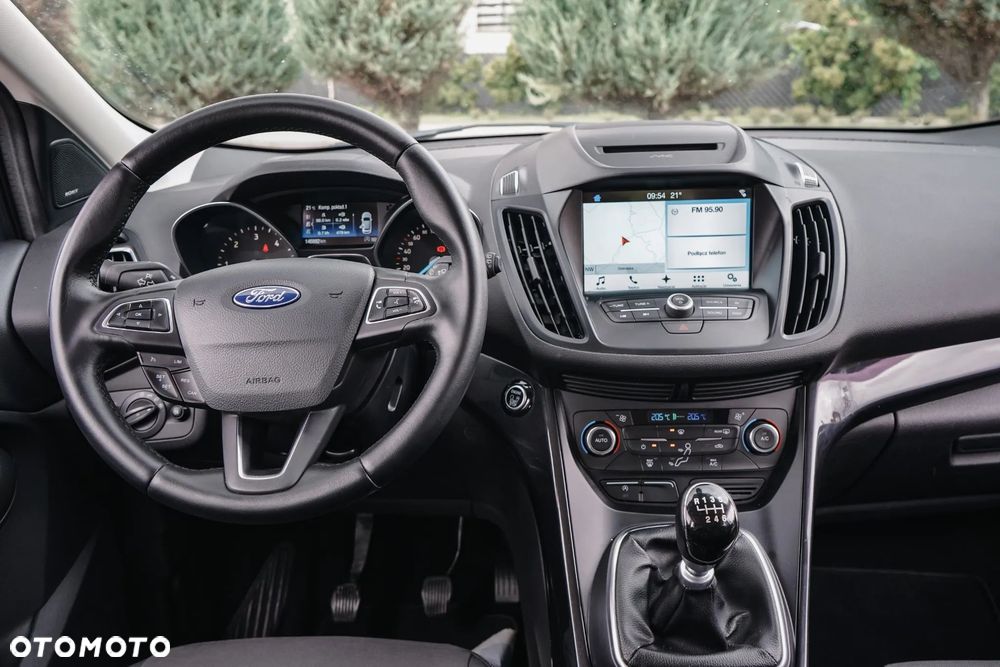 Ford Kuga 2.0 TDCi 2x4 Titanium - 22