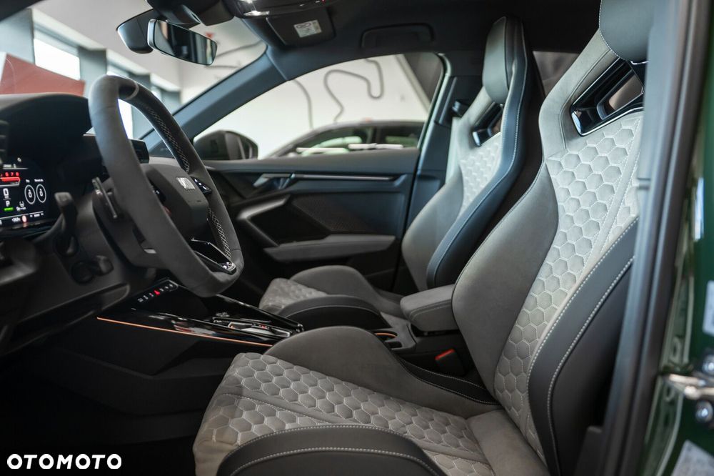 Audi RS3 Limousine - 11