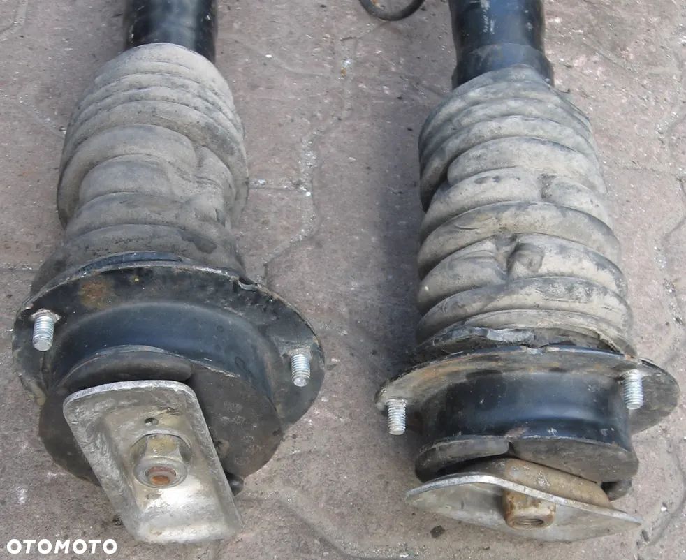 zwrotnica piasta wahacz MERCEDES 124 - 6