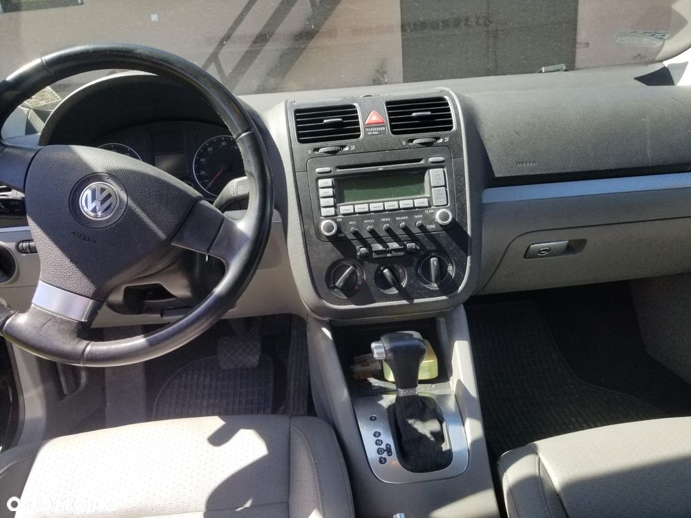 Volkswagen Jetta 2.0 Turbo FSI DSG Sportline - 8