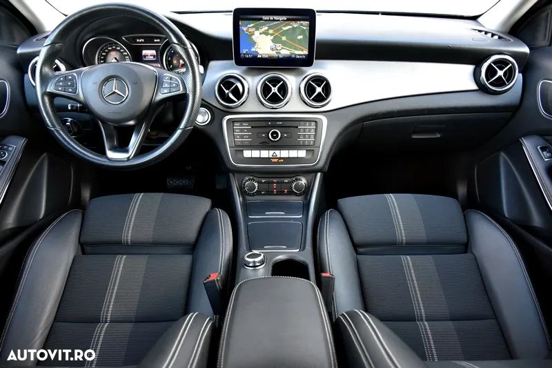 Mercedes-Benz GLA 180 7G-DCT Urban - 4