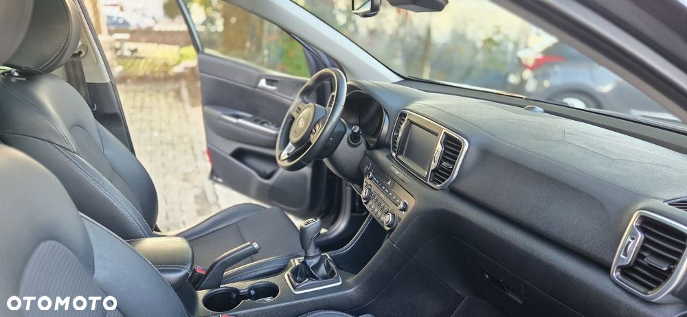 Kia Sportage 1.7 CRDI 2WD Dream-Team Edition - 24