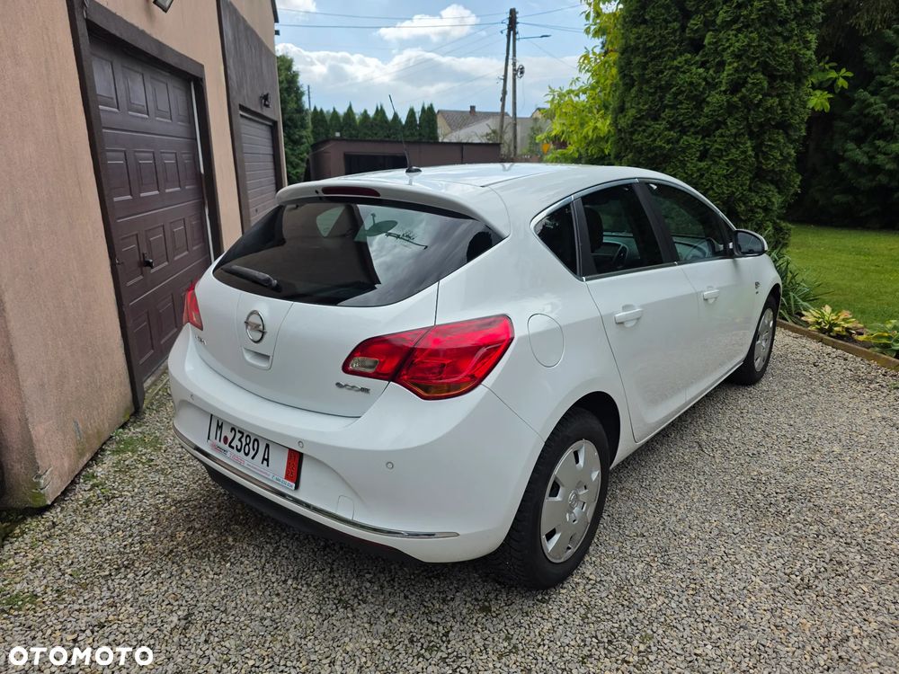 Opel Astra 2014 photo 4