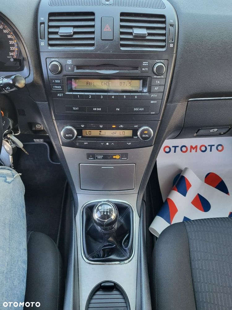 Toyota Avensis - 27