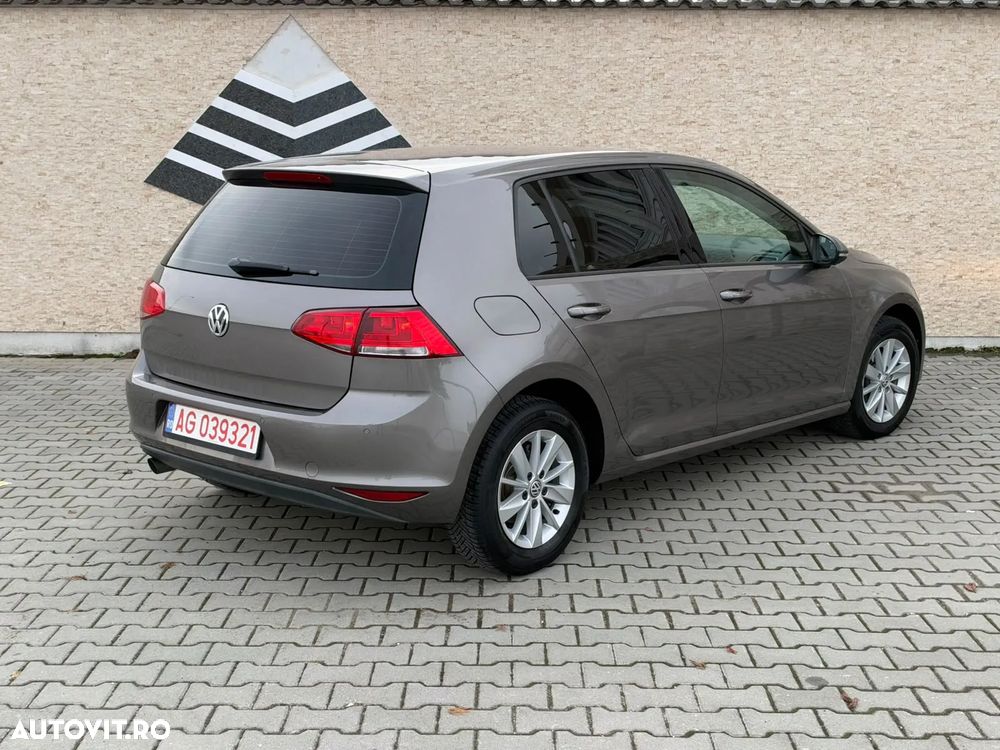 Volkswagen Golf - 8