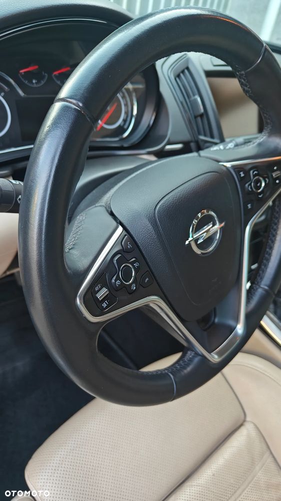 Opel Insignia - 22