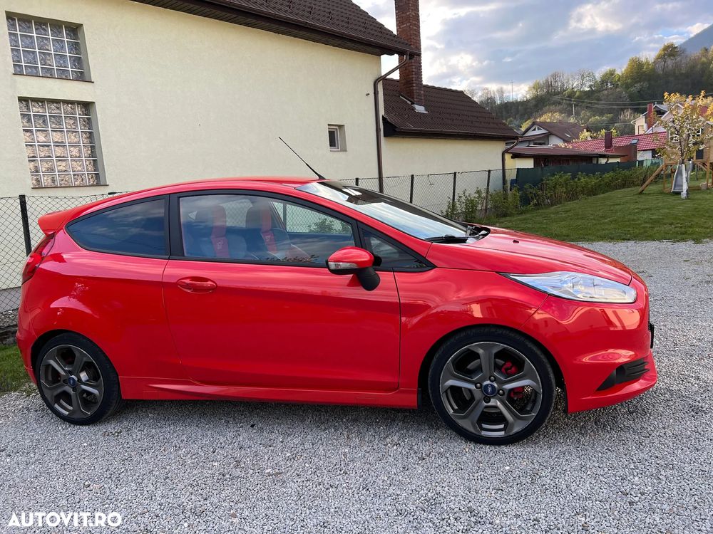 Ford Fiesta 1.6 EcoBoost ST - 5