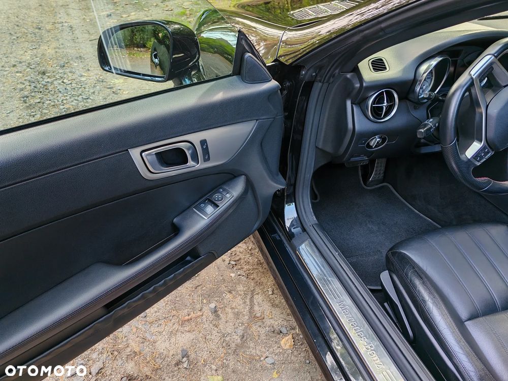 Mercedes-Benz SLK 200 (BlueEFFICIENCY) 7G-TRONIC - 19