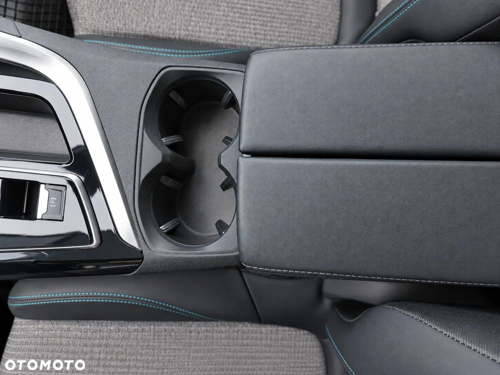 Peugeot 3008 1.2 PureTech Allure Pack S&S EAT8 - 23