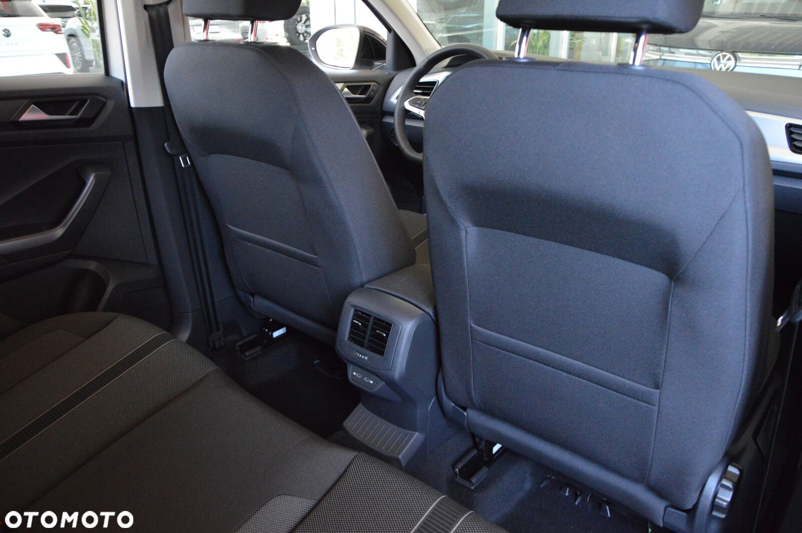 Volkswagen T-Roc - 21
