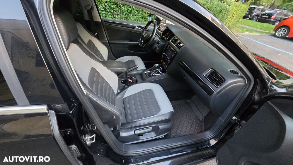 Volkswagen Jetta 2.0 TDI DSG Highline - 20