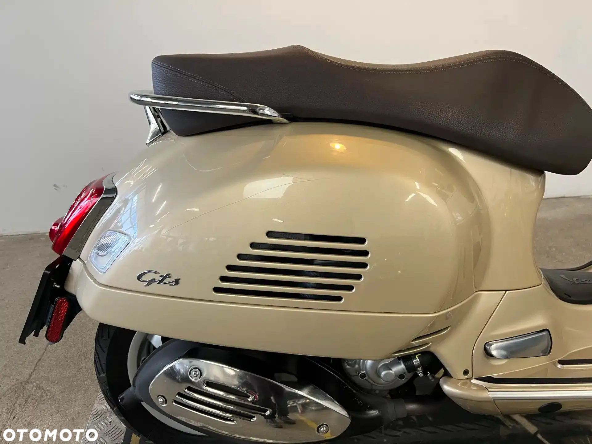 Vespa GTS - 8
