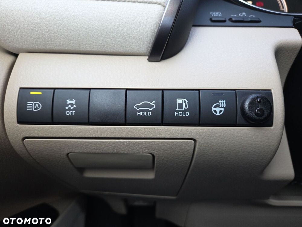 Toyota Camry 2.5 Hybrid Executive CVT - 22