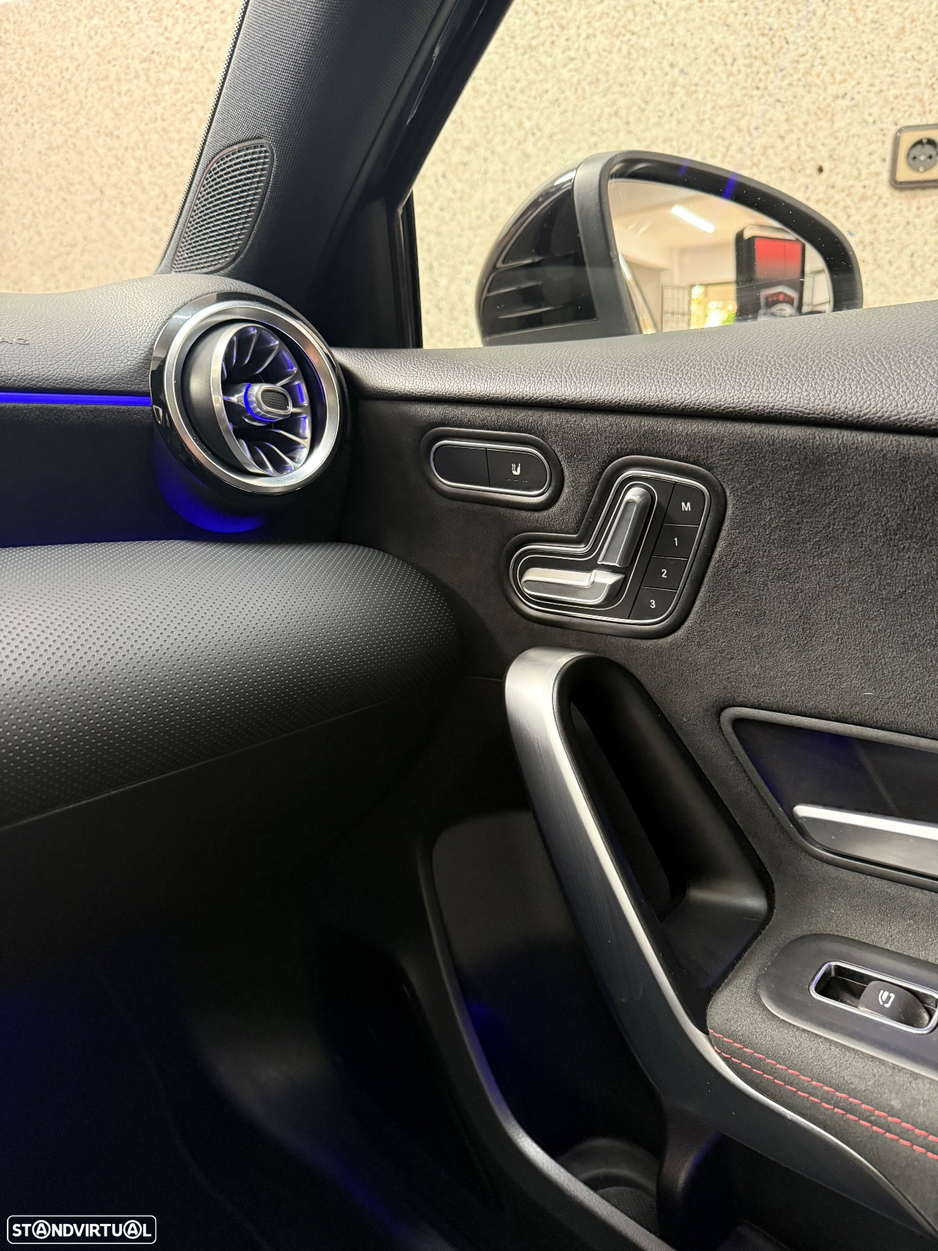 Mercedes-Benz A 35 AMG 4Matic - 23