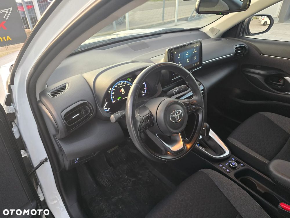 Toyota Yaris Cross Hybrid 1.5 Comfort 4x4 - 25
