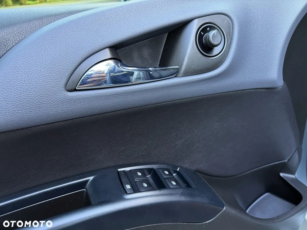Opel Meriva 1.4 150 Jahre - 32
