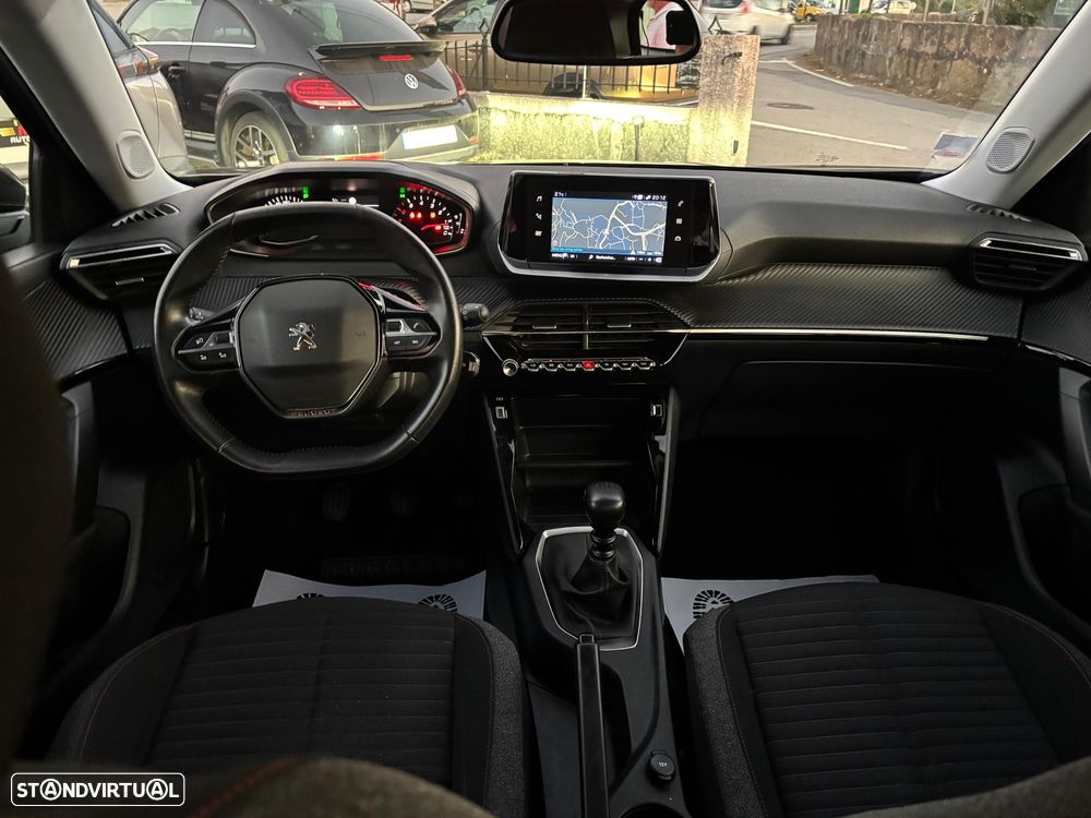 Peugeot 2008 - 13