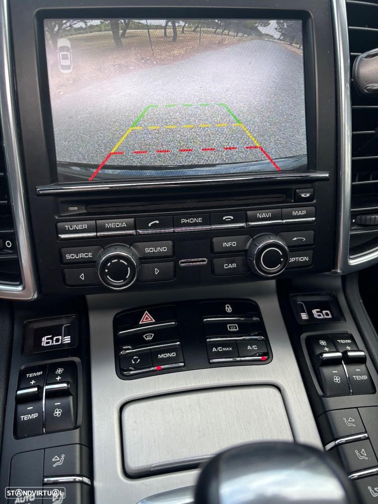 Porsche Cayenne II Platinum Edition - 13