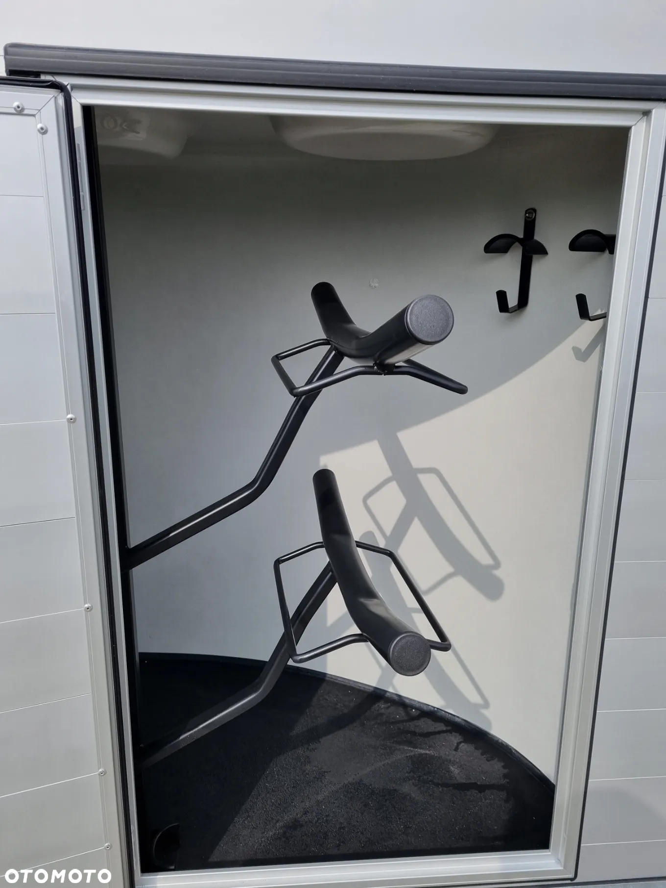 Cheval Liberte Gold First Alu + siodlarnia przyczepa dwukonna - 8