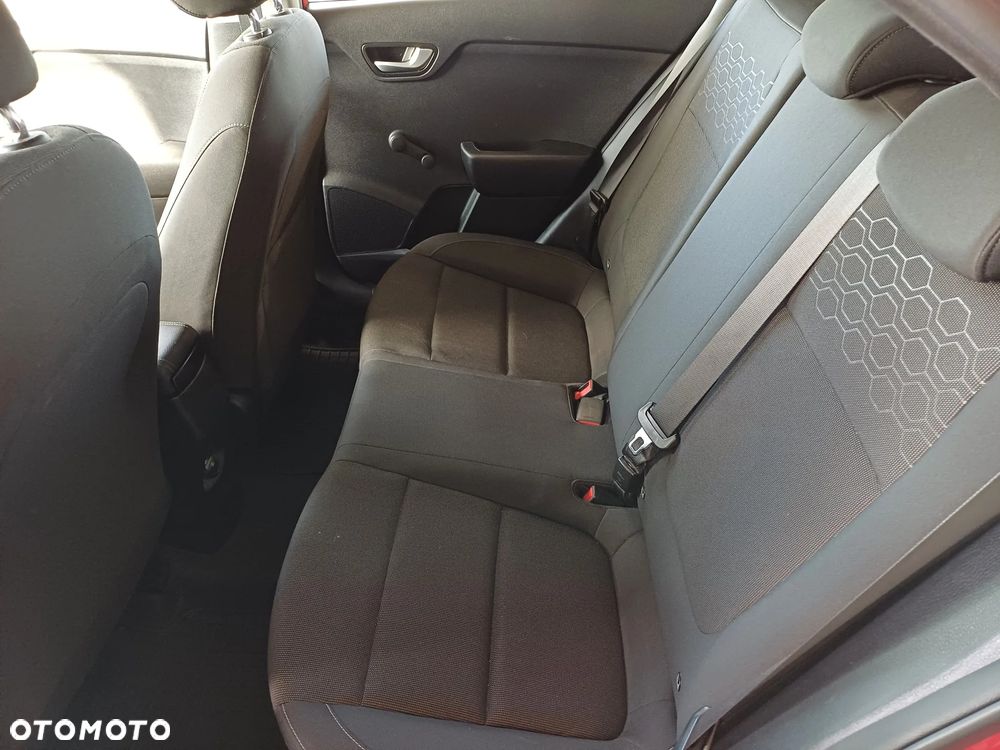 Kia Rio 1.4 M - 14