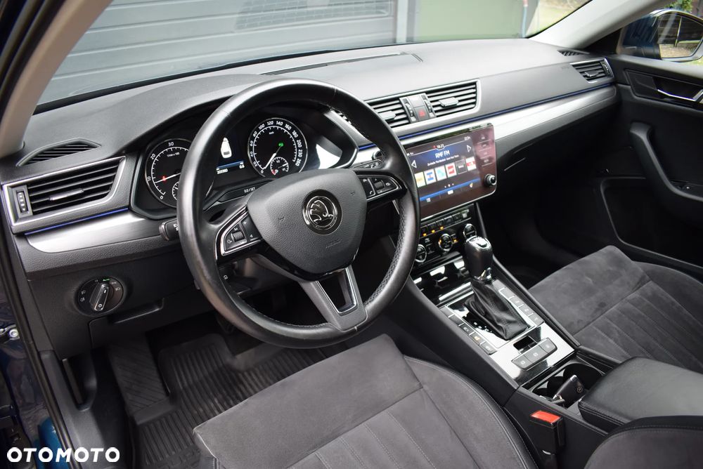 Skoda Superb 2.0 TDI 4x4 DSG Premium Edition - 24