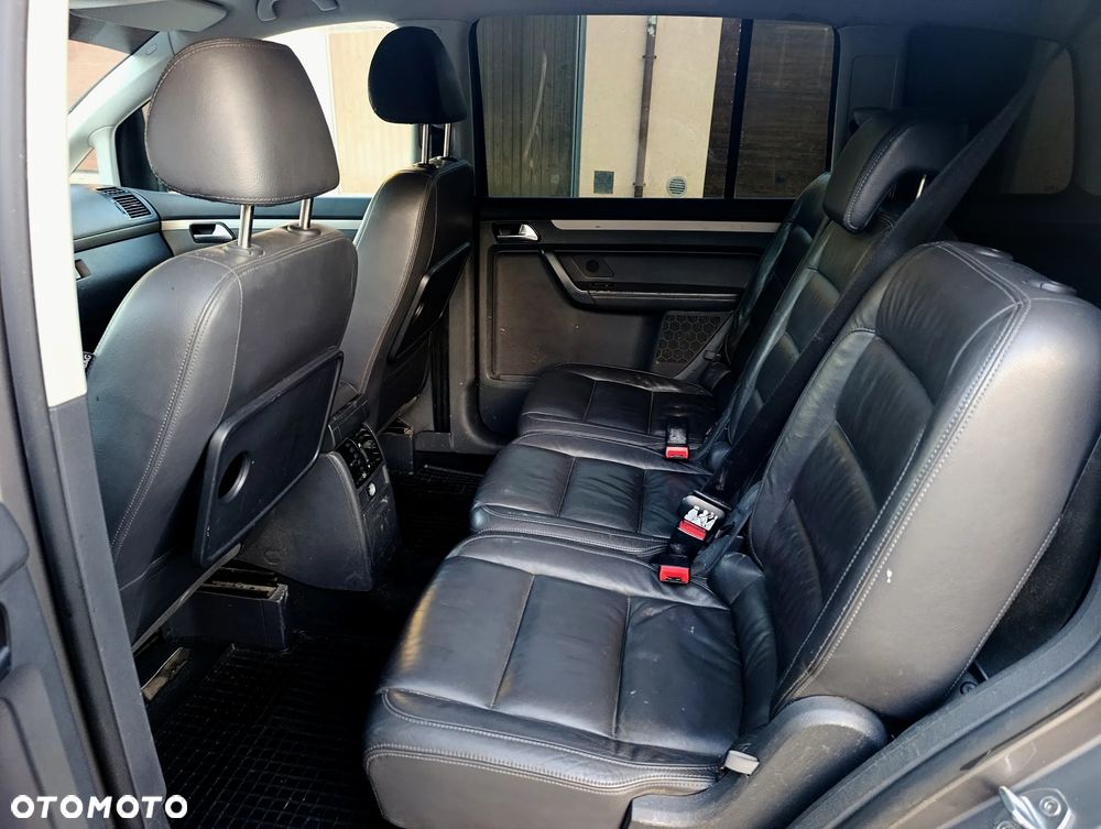 Volkswagen Touran 2.0 TDI DPF DSG Cross - 10
