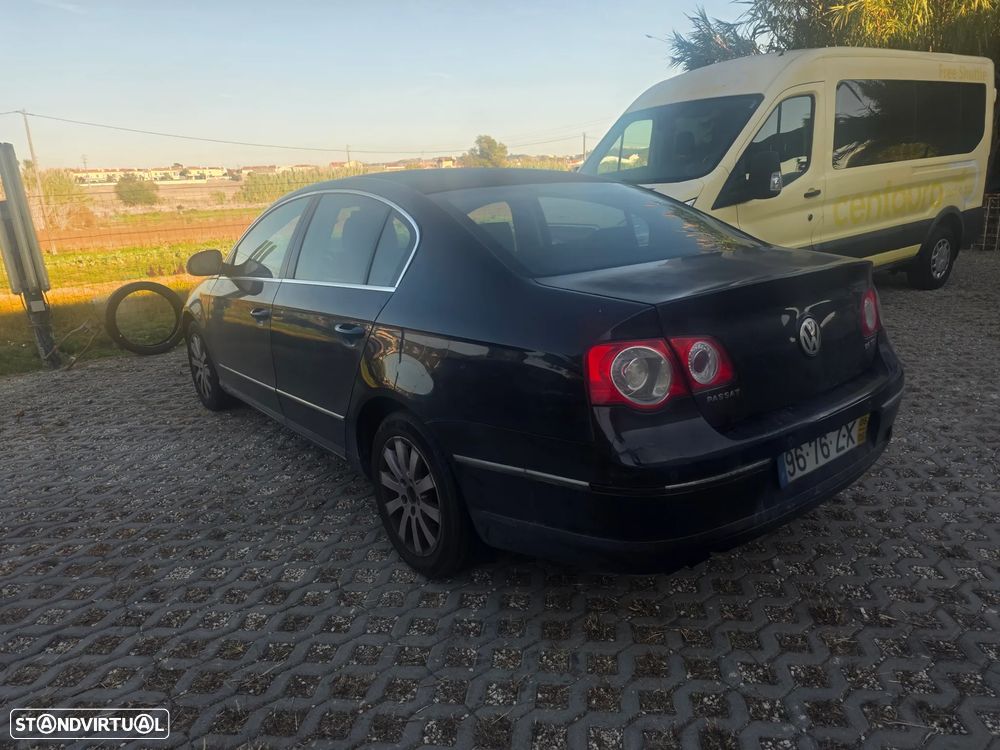 VW Passat 2.0 TDI Confortline - 4