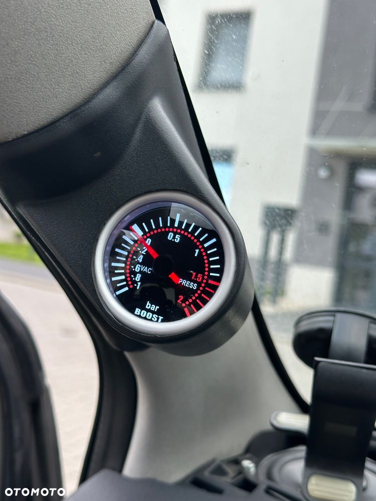 Toyota Yaris - 18