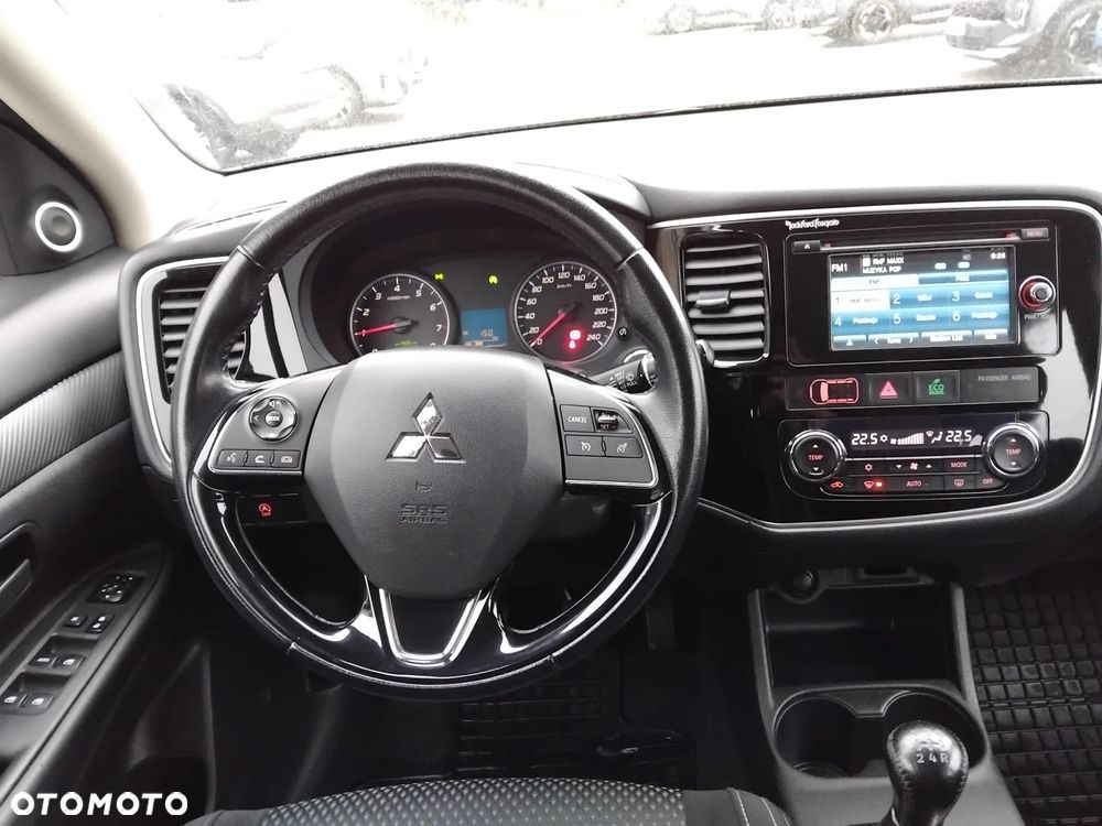 Mitsubishi Outlander 2.0 Invite + 2WD - 8