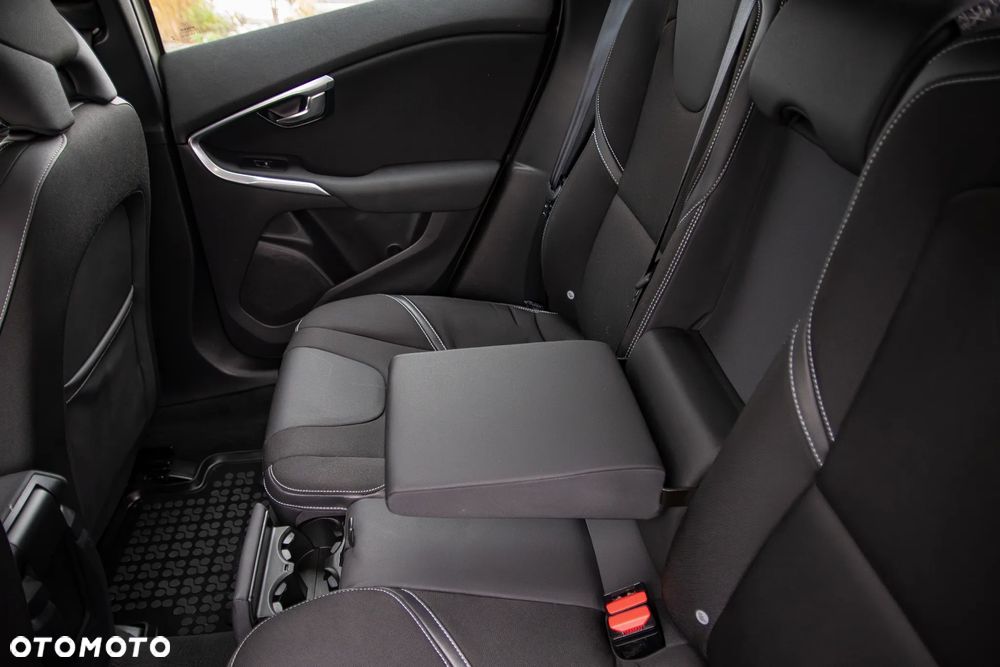 Volvo V40 D2 Kinetic - 32