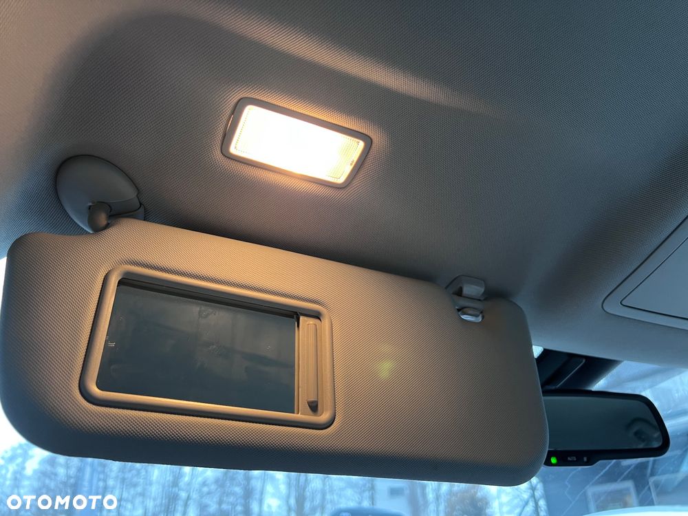 Toyota Avensis 1.8 Premium MS - 37