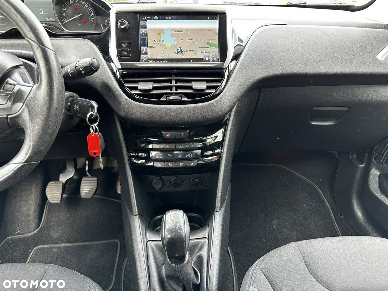 Peugeot 208 - 16