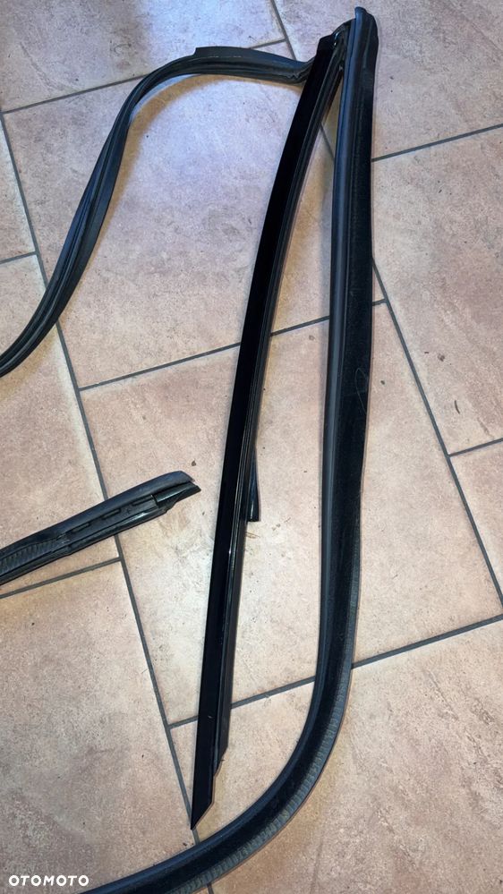 BMW F32 F82 USZCZELKA SZYBY PRZÓD SŁUPKA A 7279741 7279742 - 3