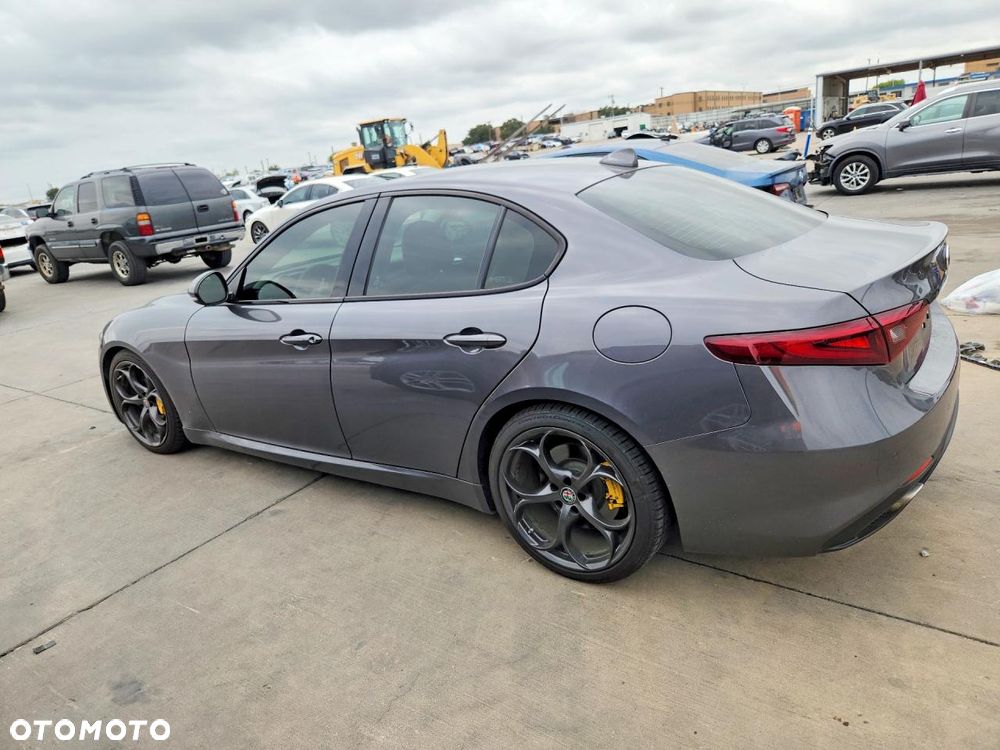 Alfa Romeo Giulia 2.0 Turbo 16V AT8-Q4 Ti - 3