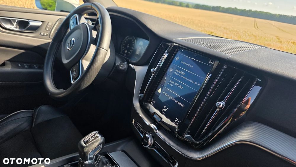 Volvo XC 60 T5 R-Design - 9