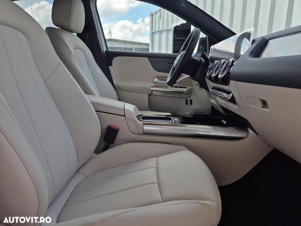 Mercedes-Benz GLA 250 e - 12