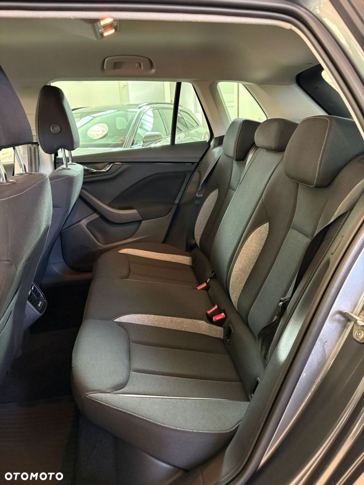 Skoda Kamiq 1.0 TSI Selection DSG - 32