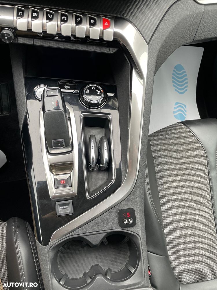 Peugeot 3008 1.2 PureTech Turbo S&S EAT6 GT-Line - 35