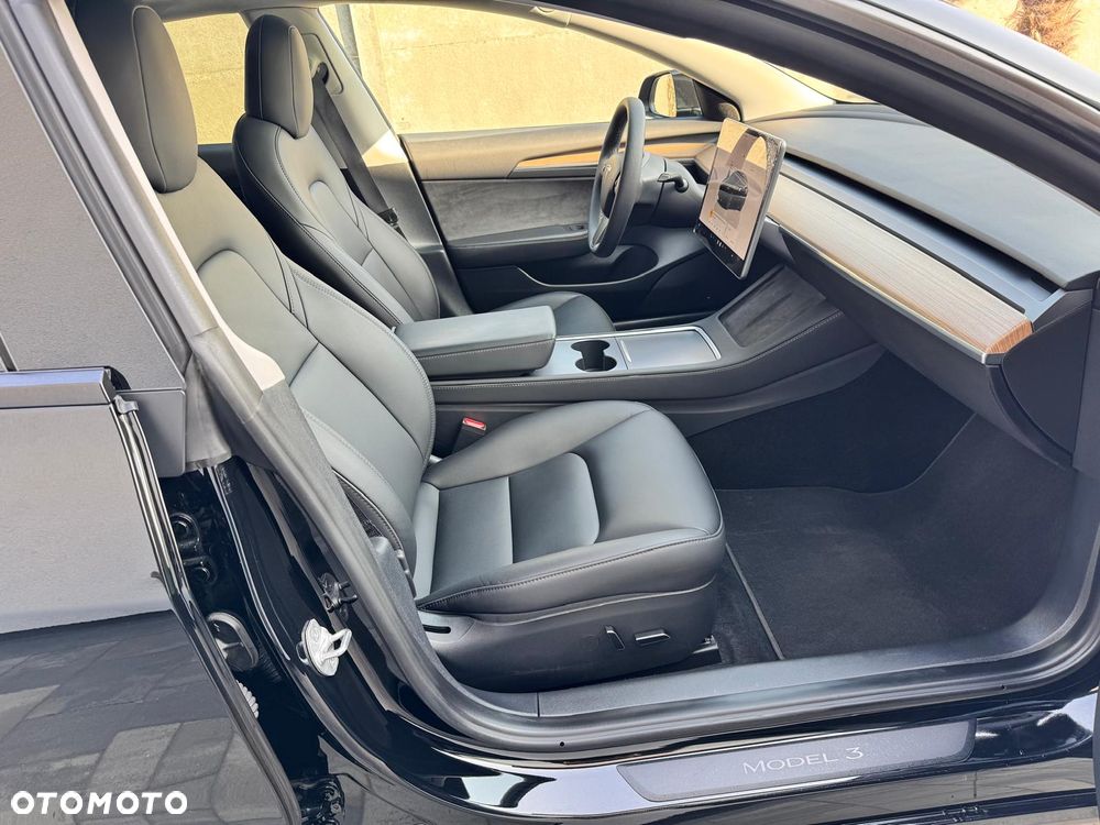 Tesla Model 3 - 7