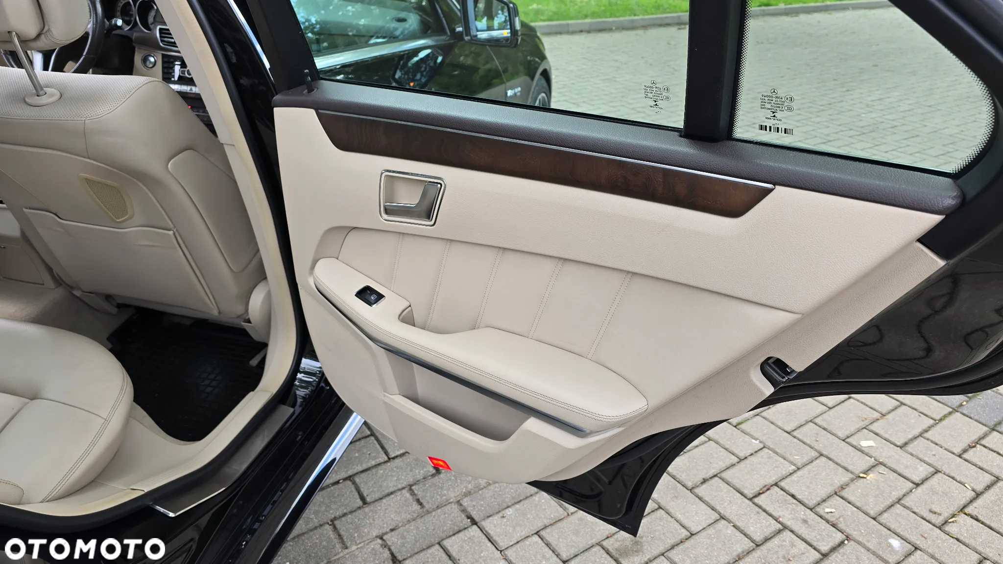 Mercedes-Benz Klasa E - 26